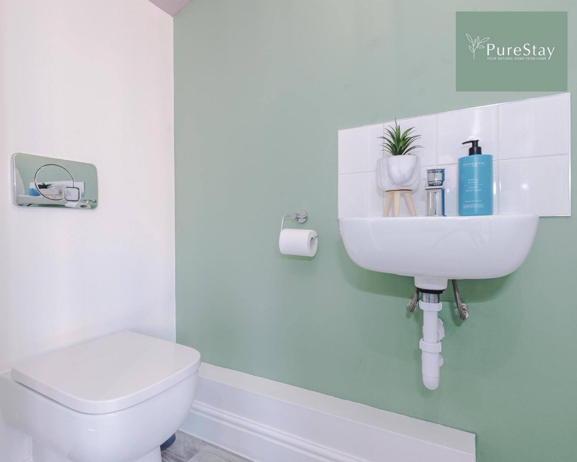 Stunning Five Bedroom Manchester House With Free Parking By Purestay Short Lets & Serviced Accommodation Buitenkant foto