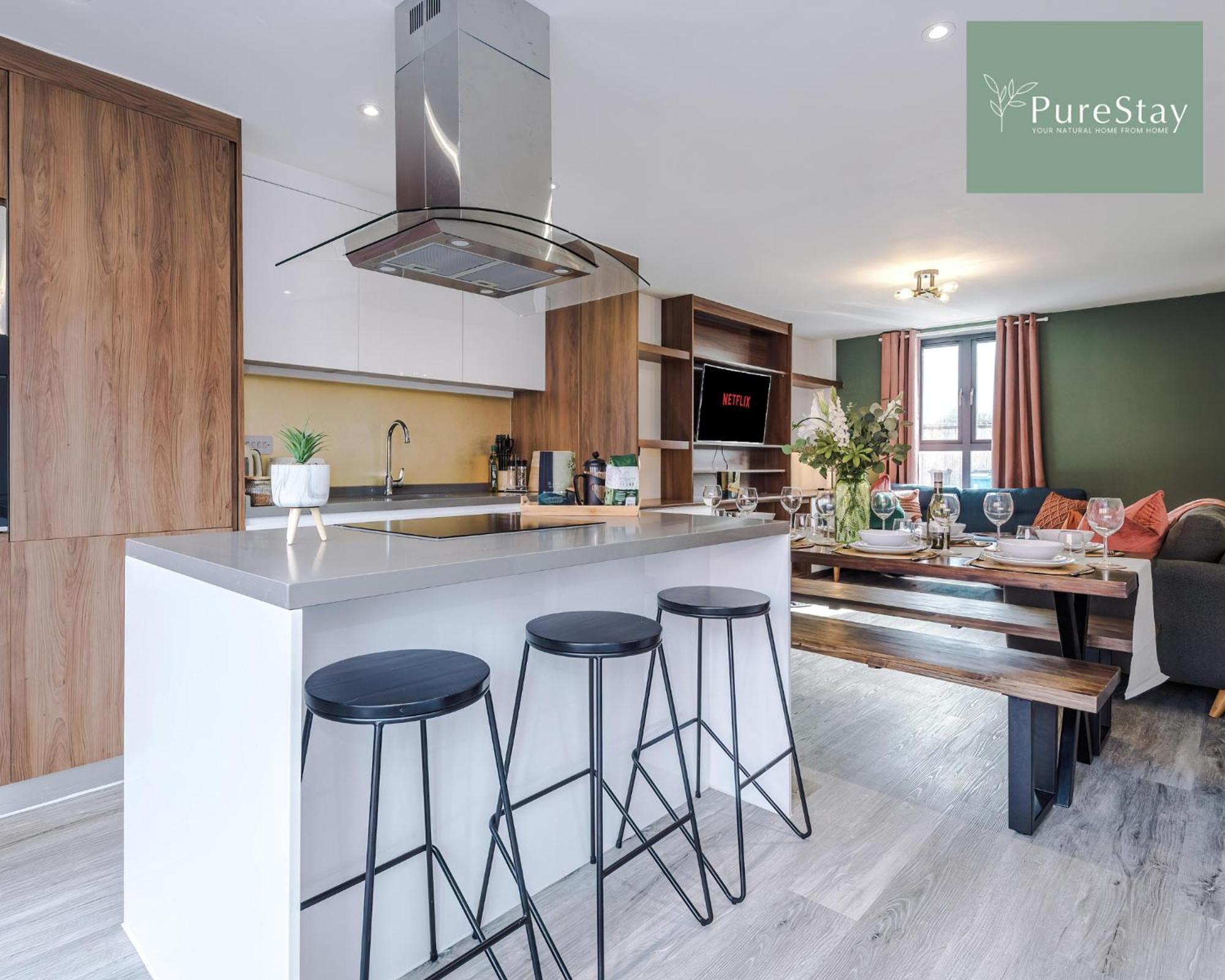 Stunning Five Bedroom Manchester House With Free Parking By Purestay Short Lets & Serviced Accommodation Buitenkant foto