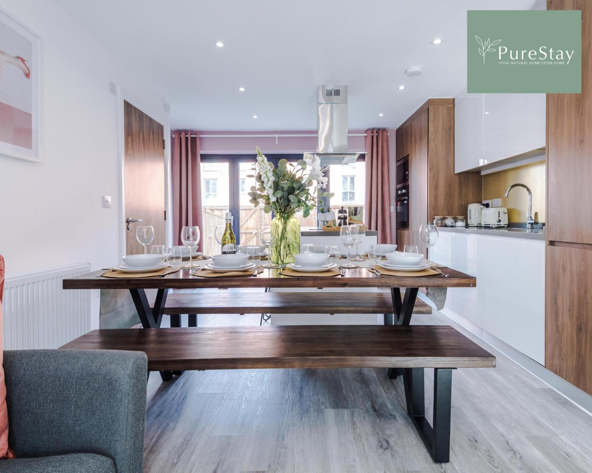 Stunning Five Bedroom Manchester House With Free Parking By Purestay Short Lets & Serviced Accommodation Buitenkant foto